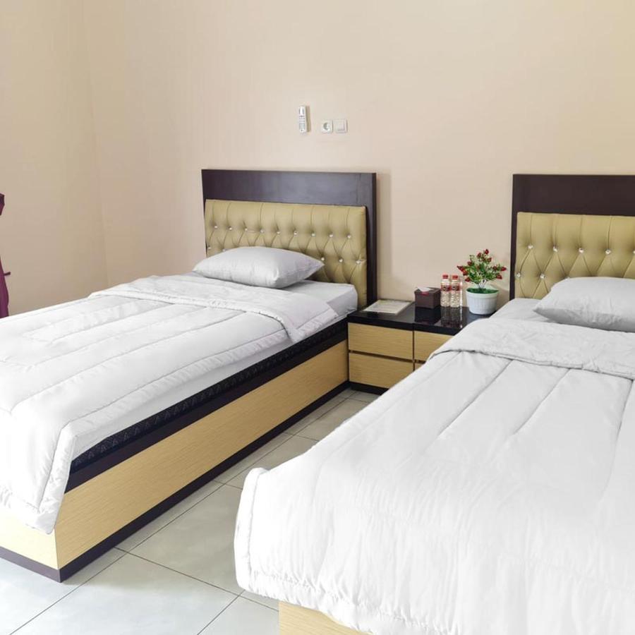 Reddoorz @ Jalan Nyai Enat Sampit Hotel Exterior photo